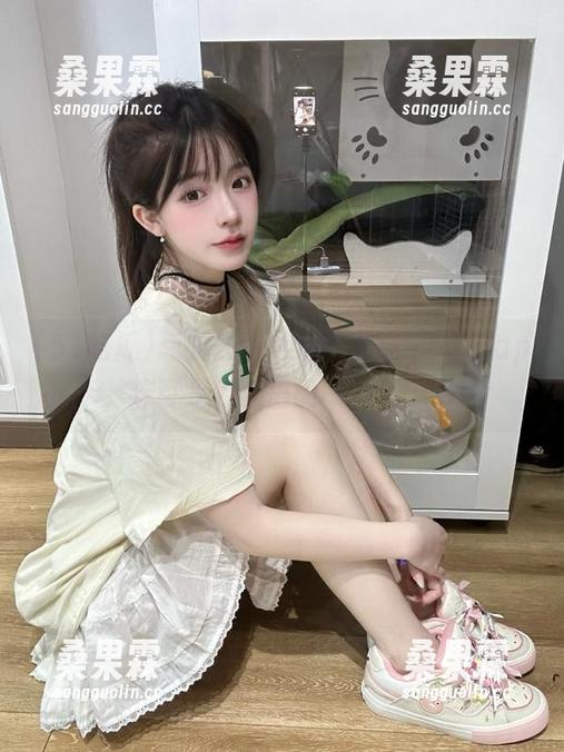 想要最新八卦？下载51吃瓜app，这可是你心里的一颗小秘密！-桑果霖