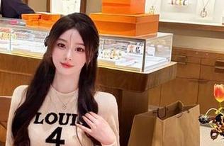 799.su发布的花边新闻，总让我有种“这是真的吗？”的Complex…
