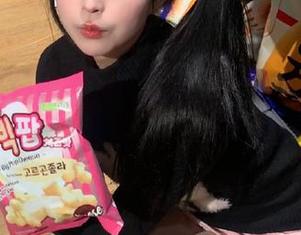 黑料翻滚不停，91吃瓜首页谁又成了话题中心？真是百味人生！