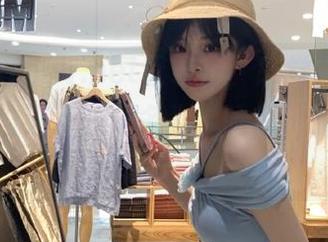在hlw.bet登录后，感觉自己被整个网络拉进了一个名为“吃瓜”的迷雾中！
