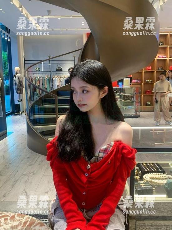 九一吃瓜首页:反差不止是表面,连瓜都变得喧闹了!-桑果霖 九一吃瓜首页:反差不止是表面,连瓜都变得喧闹了!-桑果霖