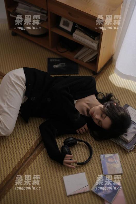 吃瓜在线苹果版：完整版竟然免费？来，快过来跟我们一起吃瓜！-桑果霖