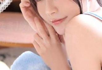 吃瓜头条：又一个网址扔下扑克牌，看观众怎么“吃”它！