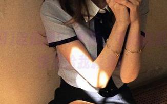 吃瓜网51更新：中心的瓜好重，快来给我减负！