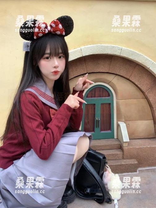 活在黑料不打烊的世界,观看中体会正能量的荒诞感-桑果霖 活在黑料不打烊的世界,观看中体会正能量的荒诞感-桑果霖