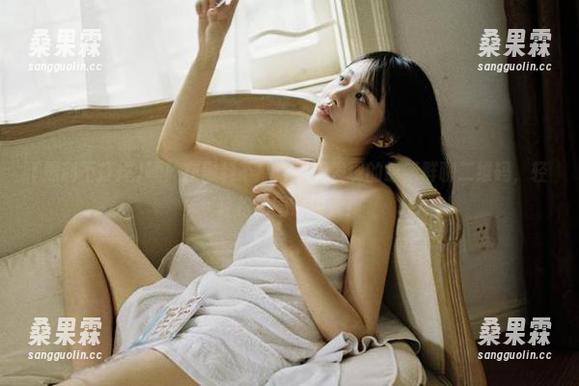 嘘!在黑料不打烊官网发现的最新群聊二维码,轻轻松松围观内幕!-桑果霖 嘘!在黑料不打烊官网发现的最新群聊二维码,轻轻松松围观内幕!-桑果霖