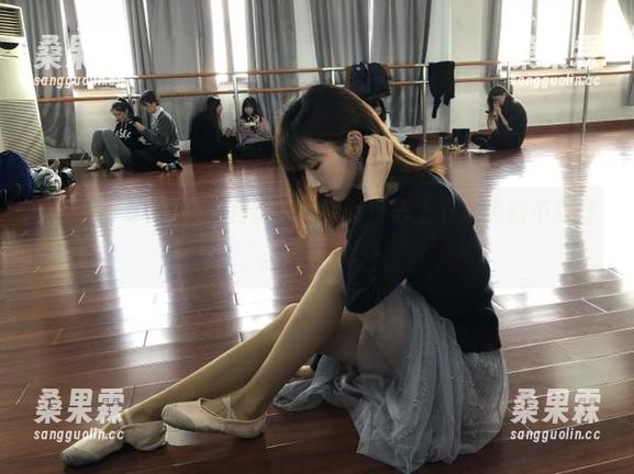 只为抖音的黑暗面!马上下载黑料不打烊,别错过!-桑果霖 只为抖音的黑暗面!马上下载黑料不打烊,别错过!-桑果霖