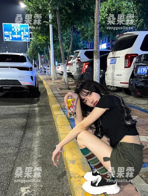 当国产网红又出事了,赶紧来“黑料吃瓜网”发布的新料,绝对让你惊呆!-桑果霖 当国产网红又出事了,赶紧来“黑料吃瓜网”发布的新料,绝对让你惊呆!-桑果霖