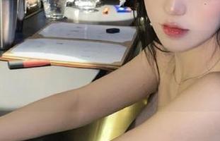 黑料社官网的苹果版，简直就是吃瓜界的“宝藏”应用！
