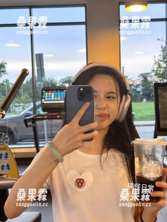宵夜时光,黑料网首页依然活跃,甜咸咸的瓜跟着你的味!-桑果霖 宵夜时光,黑料网首页依然活跃,甜咸咸的瓜跟着你的味!-桑果霖